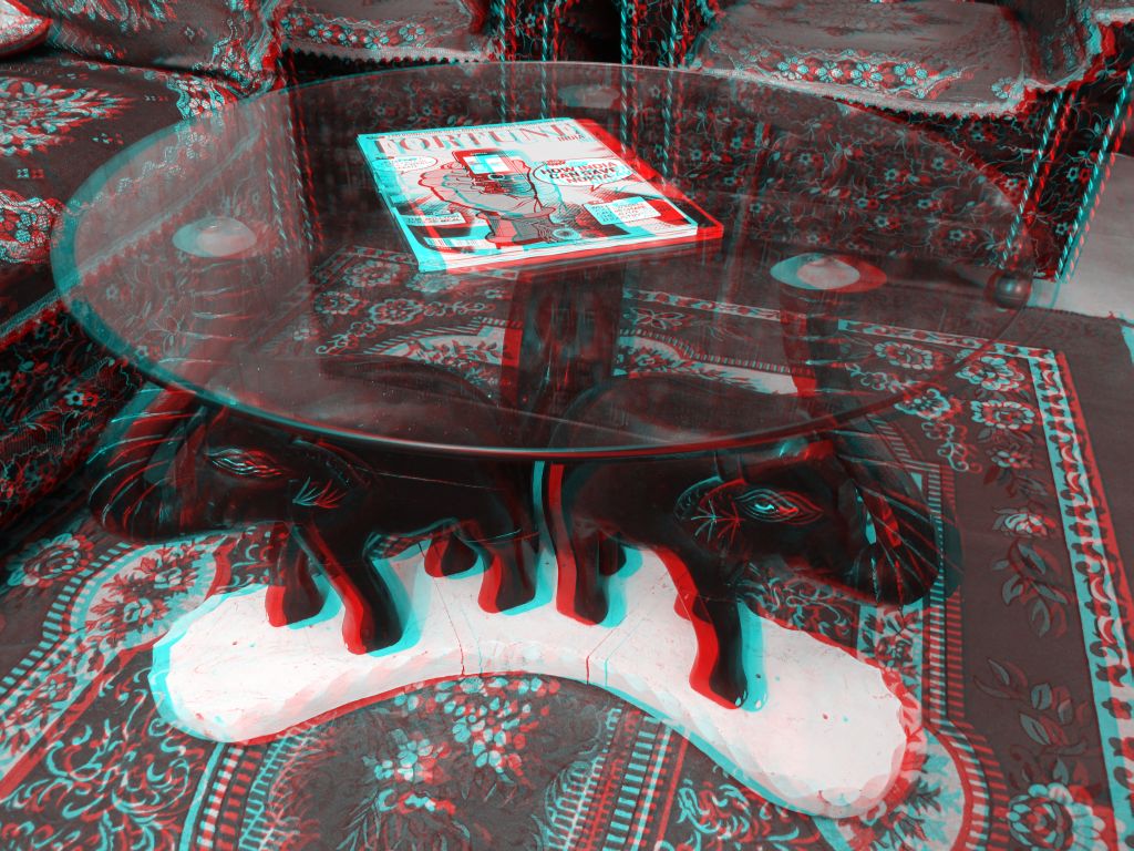 Table (Anaglyphic 3D)
